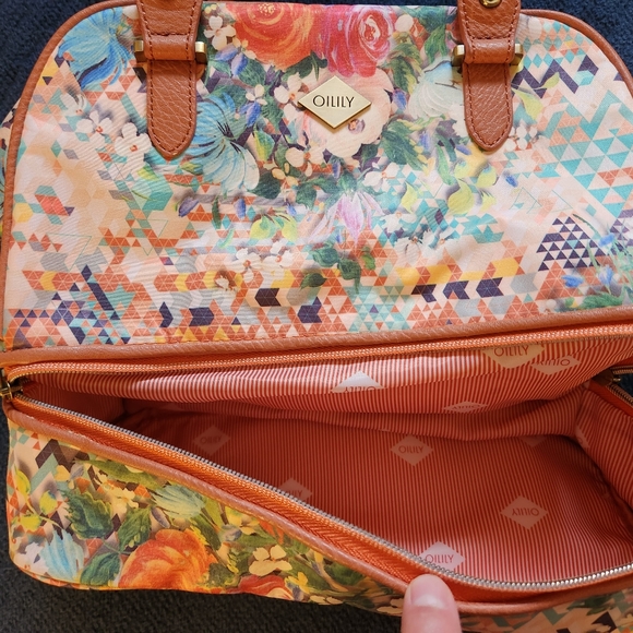 NWOT - Oilily Floral Purse with straps and zip bottom pocket - Picture 4 of 5